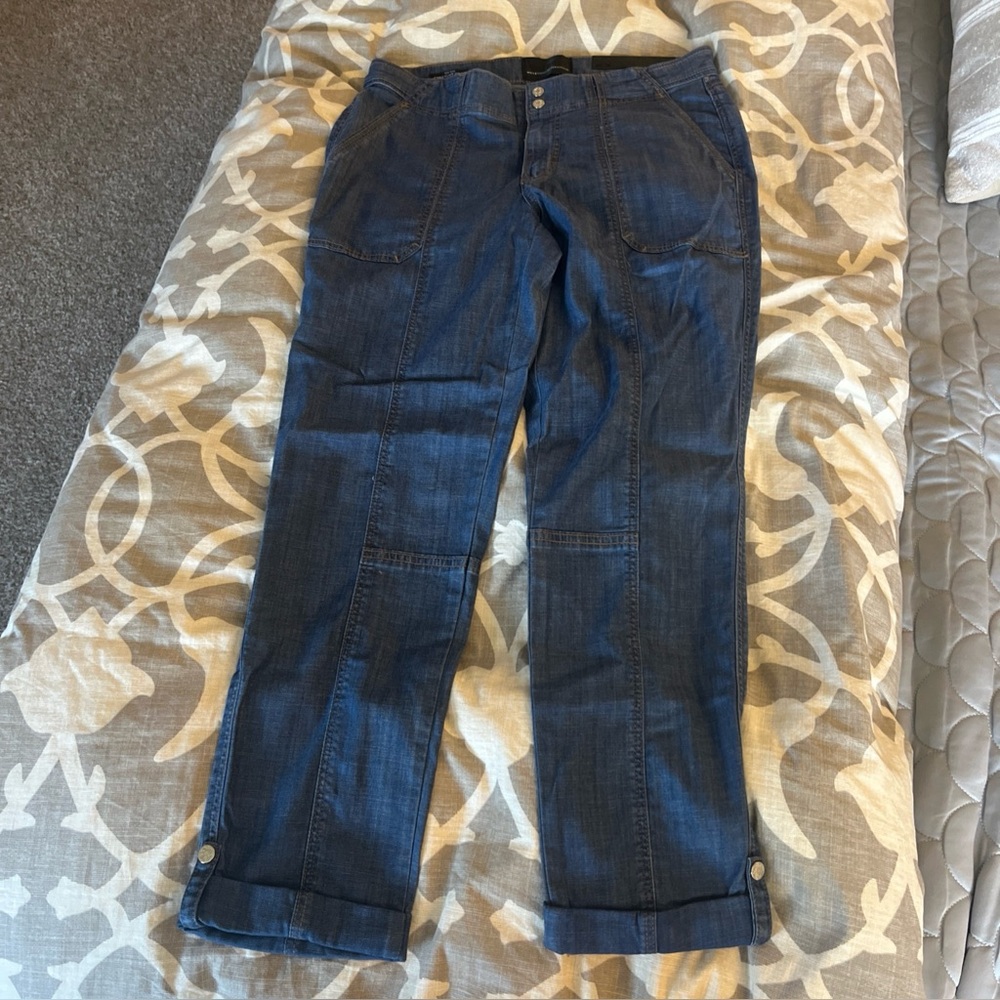 White House Black Market 4 Mid-Rise Straight Jeans Pret-a-pedi